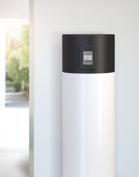 Bosch Warmwasserwärmepumpe im Heizungskeller